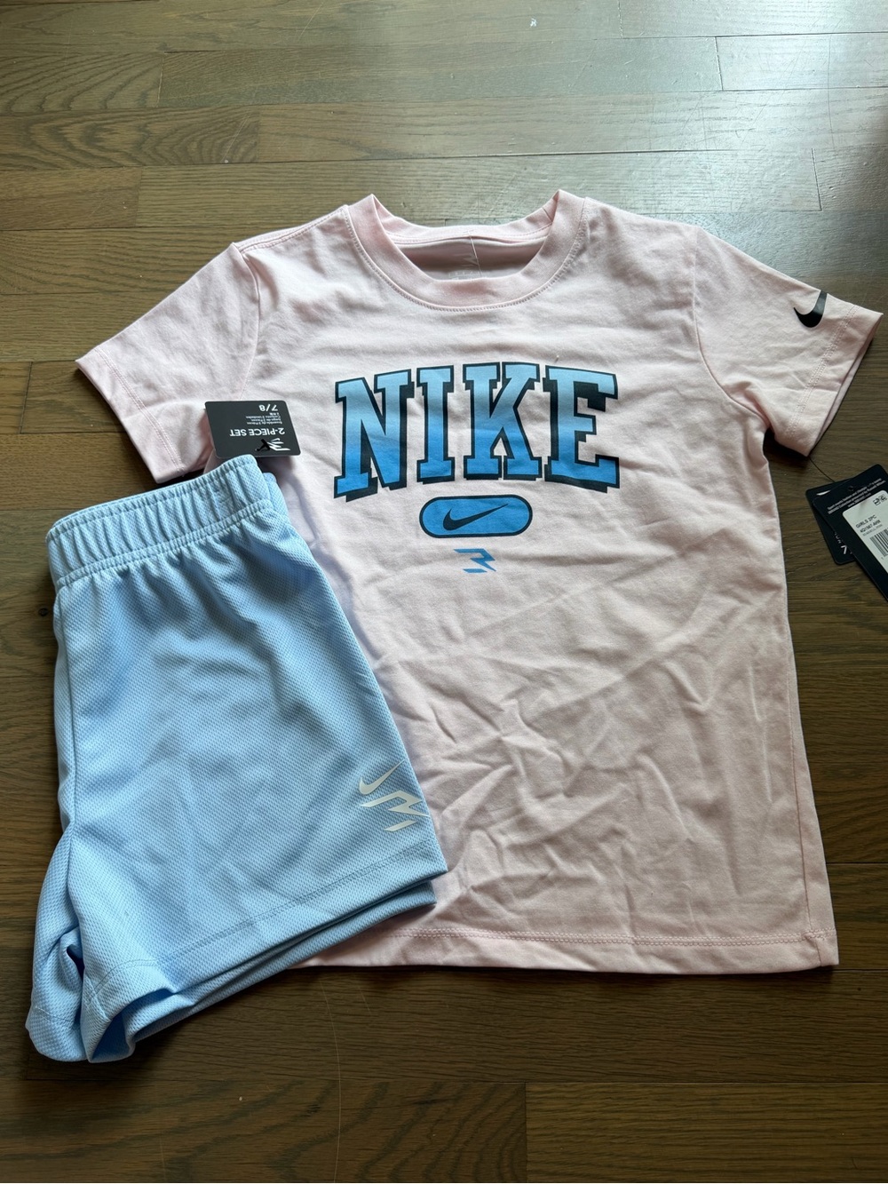 NWT Nike Girls Set size 7/8
